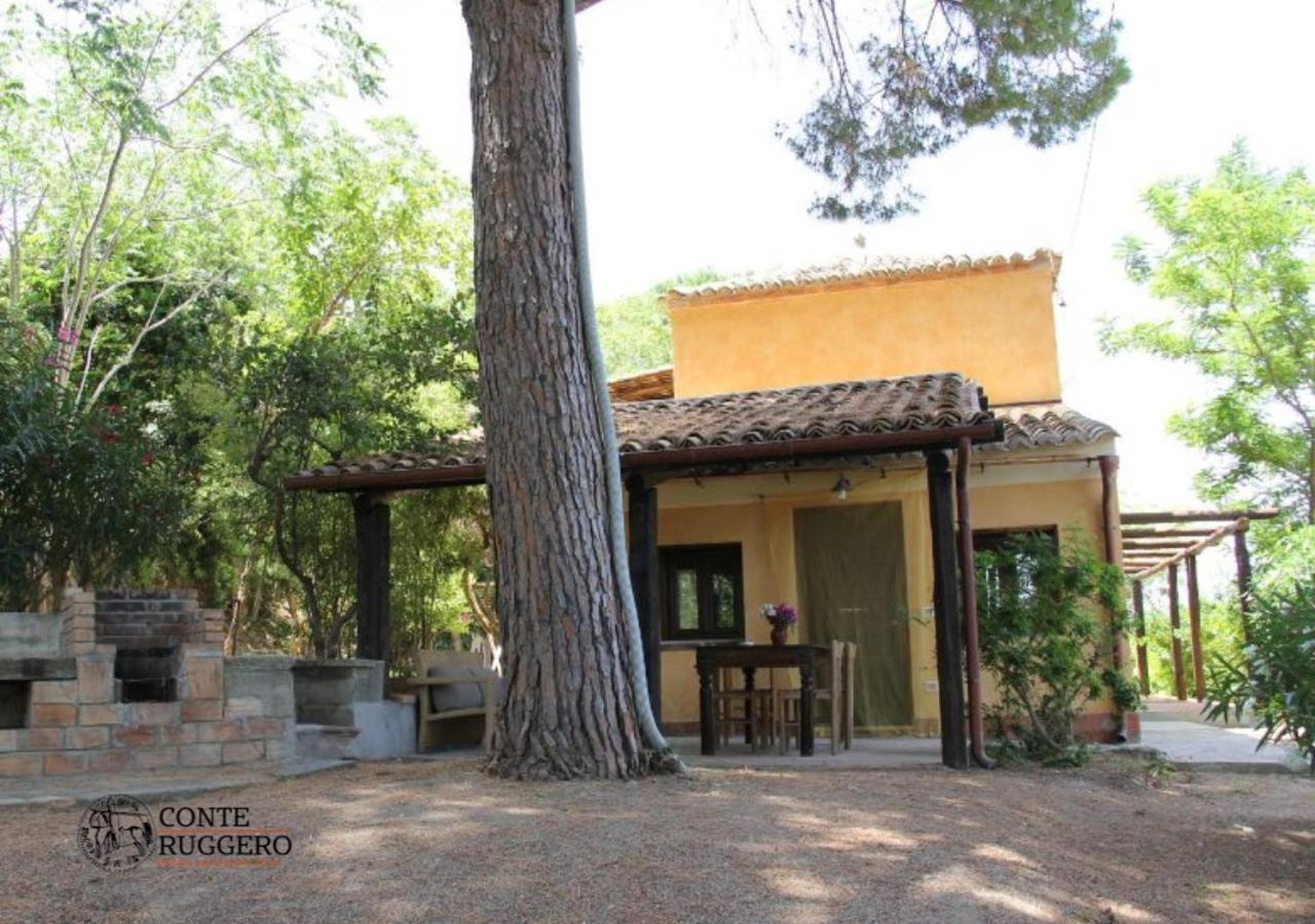 Tenuta Conte Ruggero Santa Domenica  Esterno foto