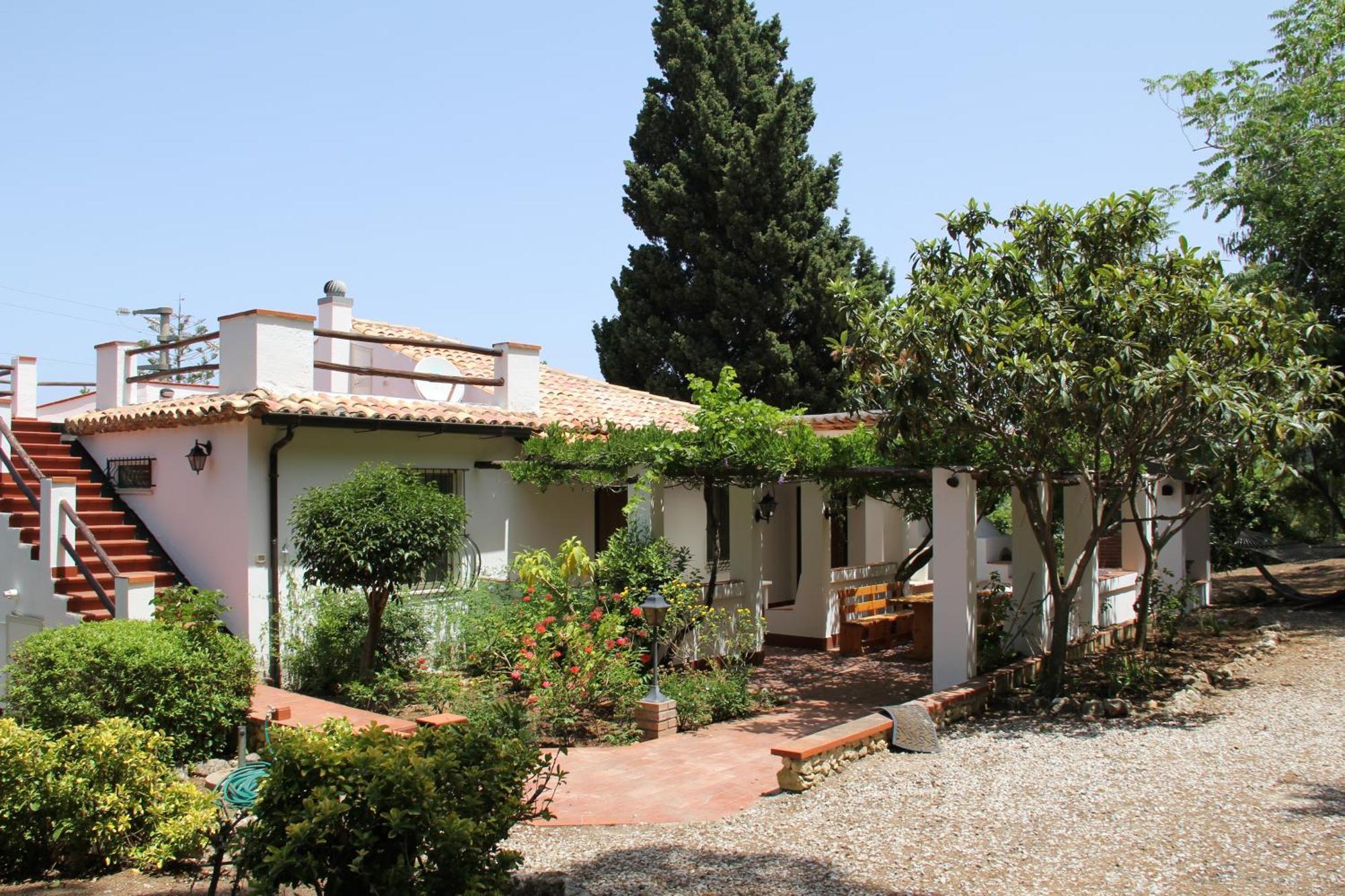 Tenuta Conte Ruggero Santa Domenica  Esterno foto